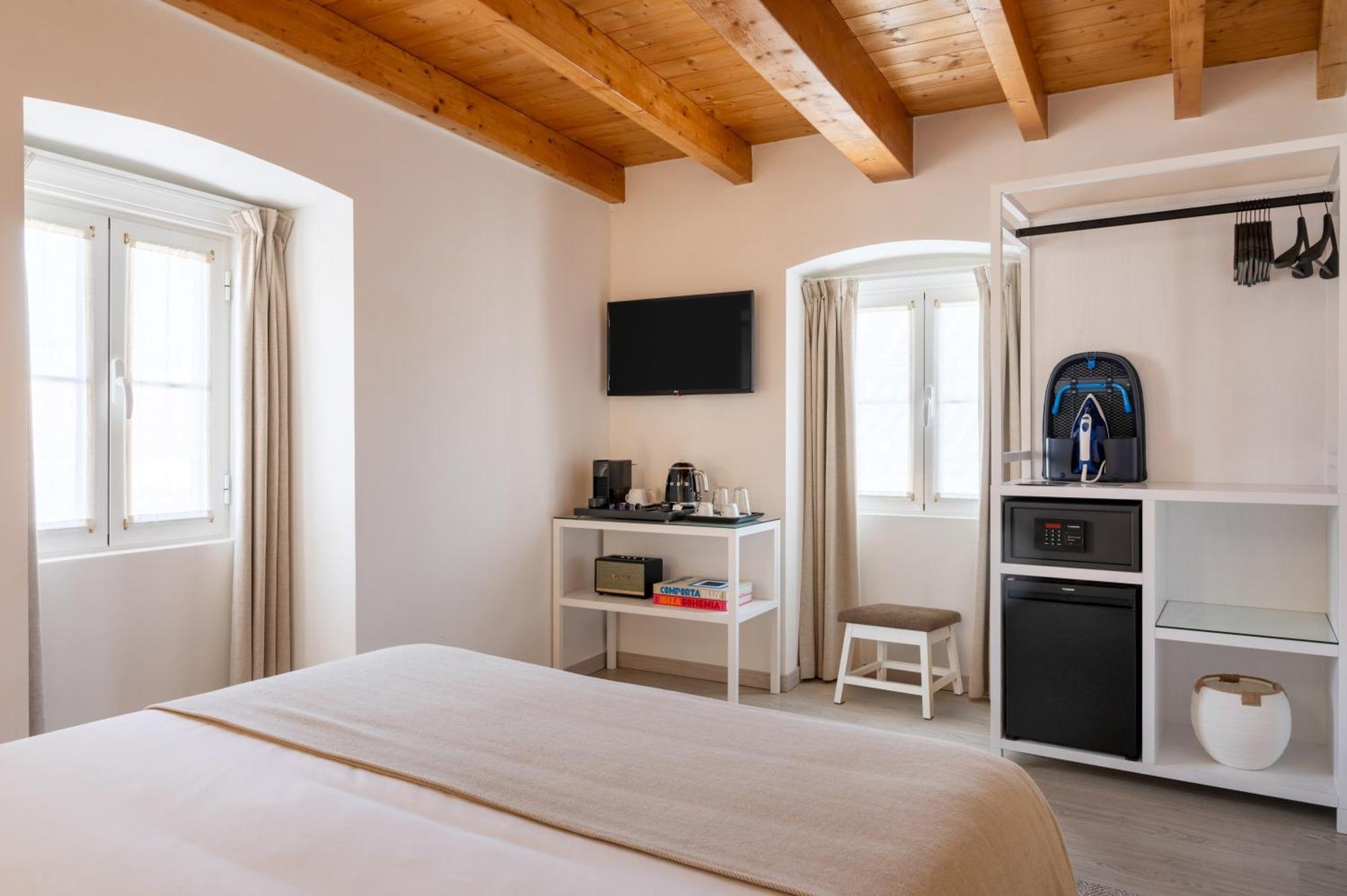Azinheira Suites Townhouse - Alojamento Turistico (Adults Only) 埃尔瓦斯 外观 照片